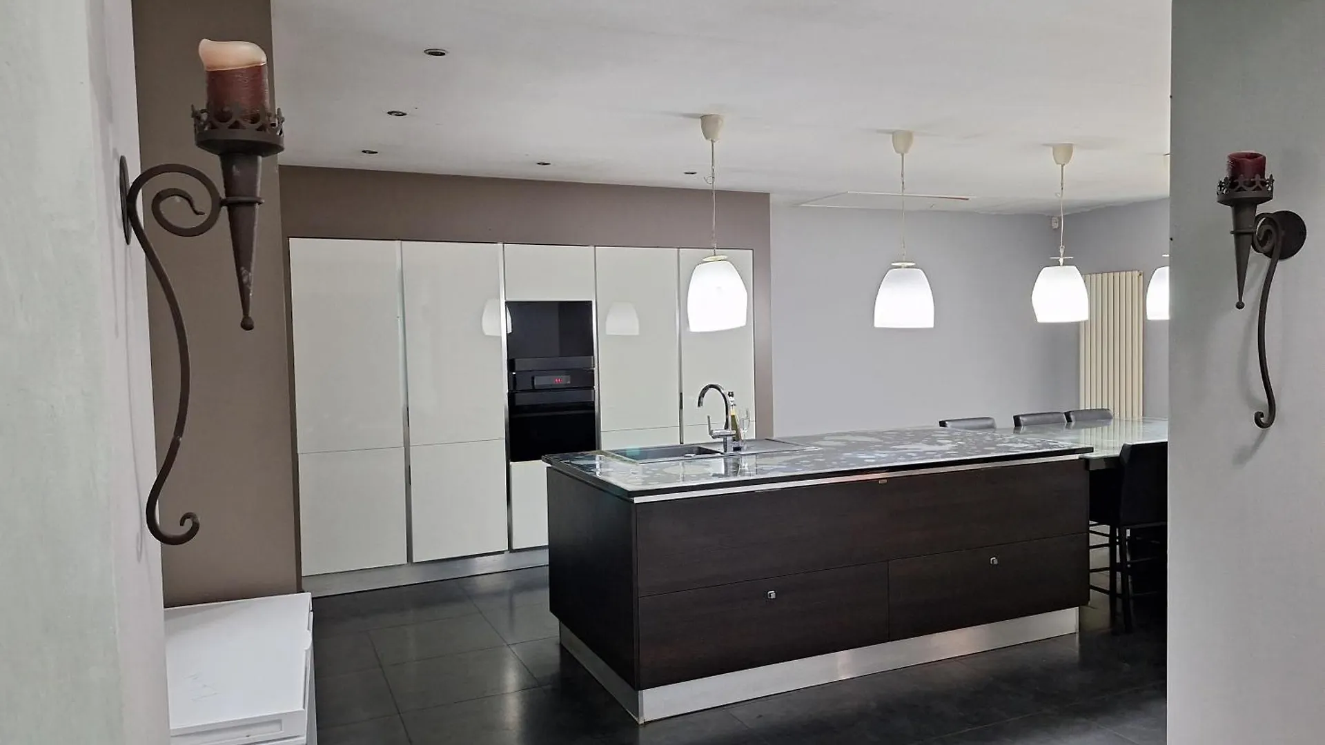 Chambre Meublee Situee A Cote Du Stade Football Du Pays De Charleroi Homestay