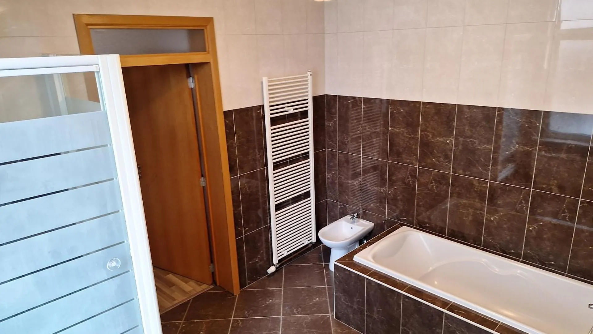 Chambre Meublee Situee A Cote Du Stade Football Du Pays De Charleroi