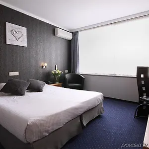 3* Hotel Leonardo Center